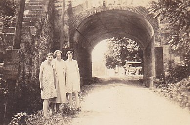 Ethel, Gertsie's sister, Maude, her mother and Gertsie